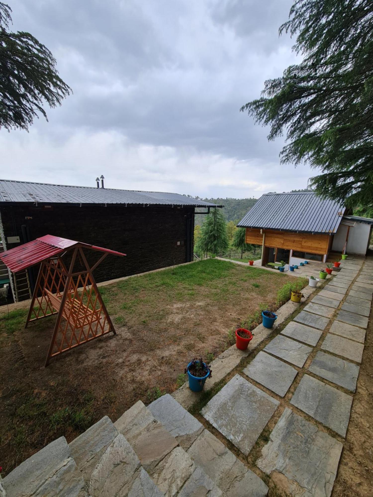 The Roots Homestay アルモラ エクステリア 写真